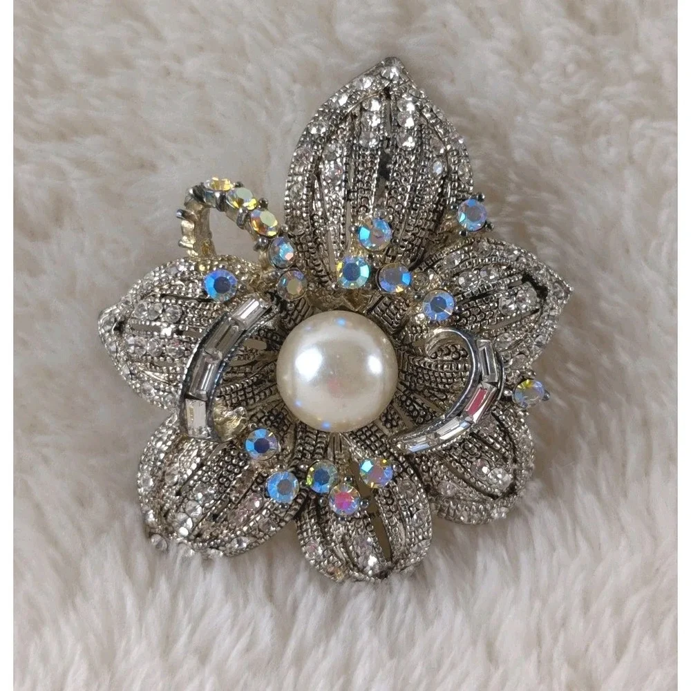 Vintage Rhinestone Flower Brooch‎ Faux Pearl Center Silver Tone AB Crystal Pin